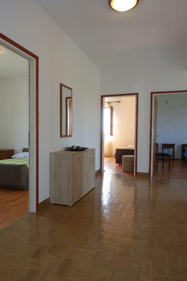 Apartment Dede นิน ภายนอก รูปภาพ