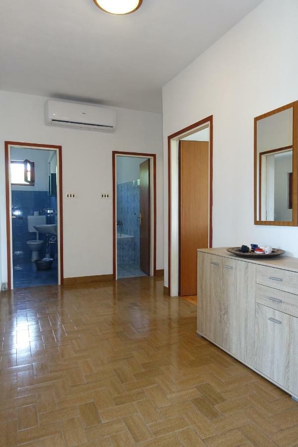 Apartment Dede นิน ภายนอก รูปภาพ
