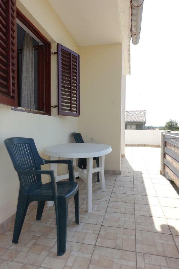 Apartment Dede นิน ภายนอก รูปภาพ