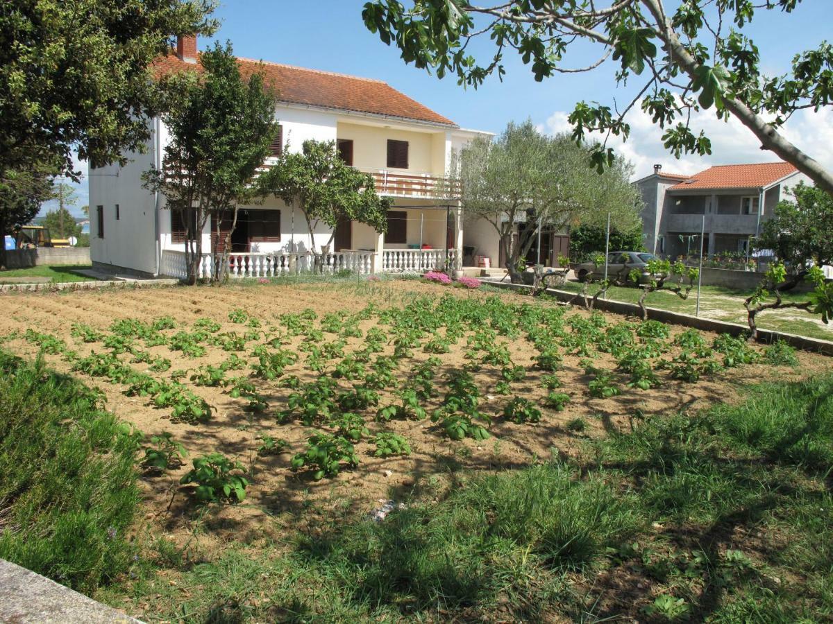 Apartment Dede นิน ภายนอก รูปภาพ